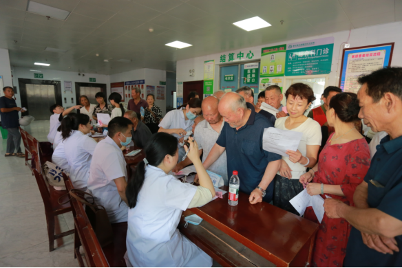 【国家区域医疗中心建设】娄底市中心医院（广医一院娄底医院）“落实公改·精准防癌”大型义诊走进新化县白溪镇
